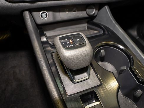 Used 2022 Nissan Rogue SV w/ SV Premium Package image 18