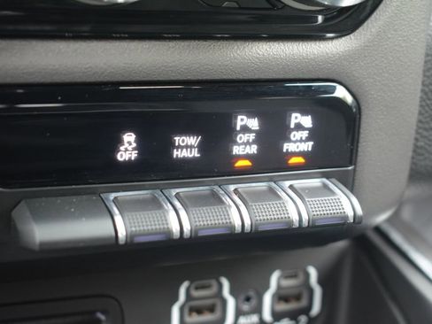 Used 2019 RAM 2500 Big Horn AWD/4WD image 19