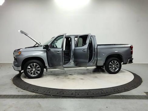 Used 2024 Chevrolet Silverado 1500 LT AWD/4WD image 13