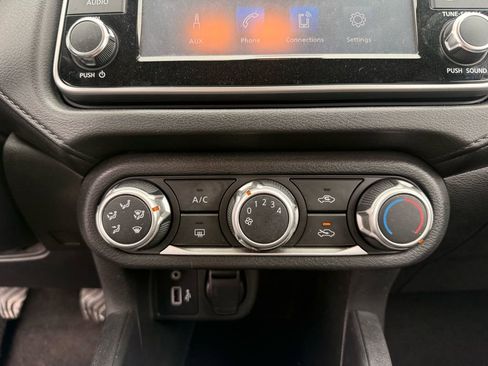 Used 2020 Nissan Versa S image 22