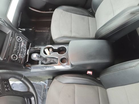 Used 2017 Ford Explorer XLT w/ Equipment Group 202A FWD image 17