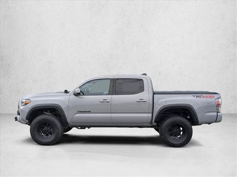 Used 2020 Toyota Tacoma TRD Off-Road w/ Technology Package AWD/4WD image 9