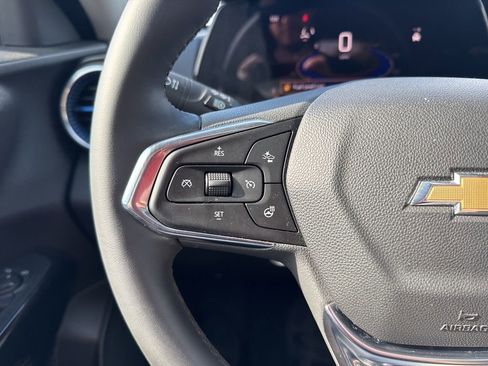 Used 2024 Chevrolet Trax LT w/ Sunroof Package image 30