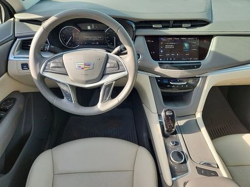 Certified 2022 Cadillac XT5 Premium Luxury image 25