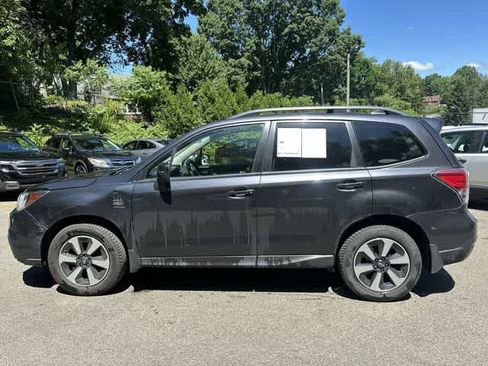 Used 2017 Subaru Forester 2.5i Premium AWD/4WD image 2