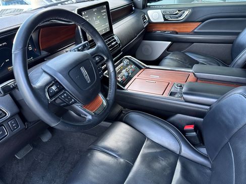 Certified 2019 Lincoln Navigator Reserve AWD/4WD image 10