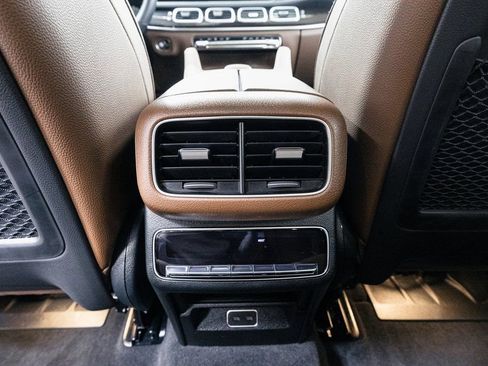 Certified 2026 Mercedes-Benz GLS 450 4MATIC image 31