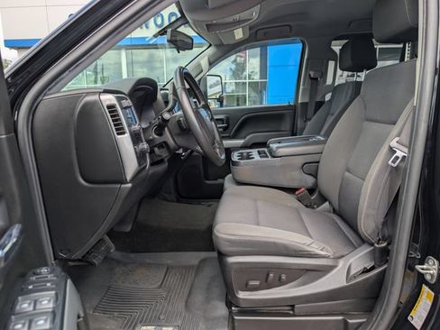 Used 2018 Chevrolet Silverado 1500 LT w/ All Star Edition AWD/4WD image 10