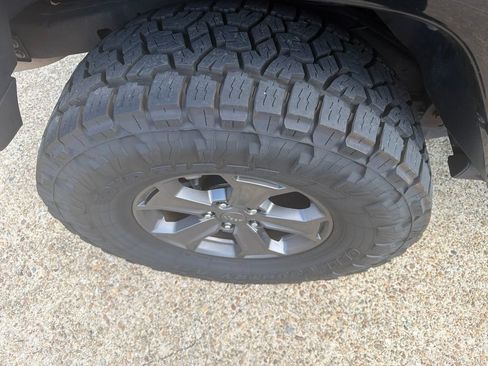 Used 2017 Jeep Wrangler Unlimited Rubicon AWD/4WD image 10