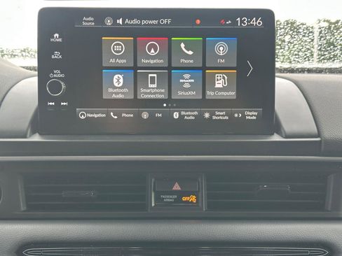 Used 2024 Honda Pilot Touring image 19