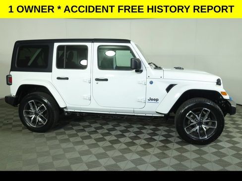 Used 2024 Jeep Wrangler Unlimited AWD/4WD image 2