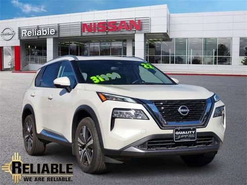 Used 2022 Nissan Rogue SL image 1