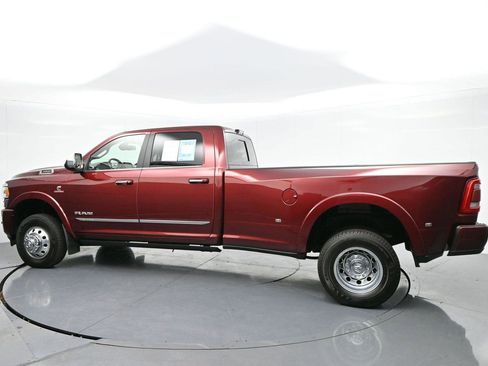 Used 2022 RAM 3500 Limited w/ Body Color Bumper Group image 5