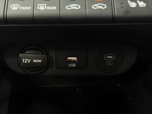 Certified 2024 Hyundai Elantra Limited FWD image 29