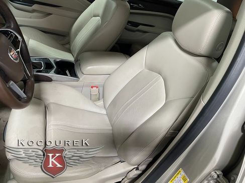 Used 2015 Cadillac SRX Luxury w/ Driver Awareness Package image 12