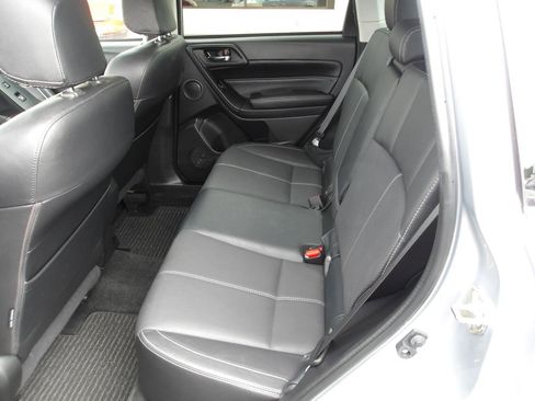 Used 2018 Subaru Forester 2.5i Touring AWD/4WD image 10