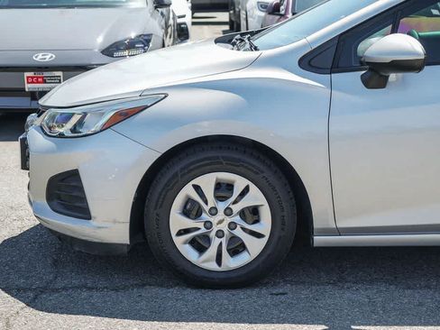 Used 2019 Chevrolet Cruze LS FWD image 9