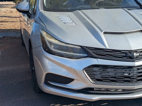 Used 2017 Chevrolet Cruze LS image 4