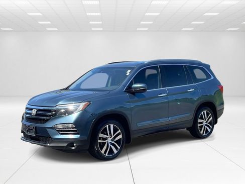 Used 2018 Honda Pilot Touring image 3