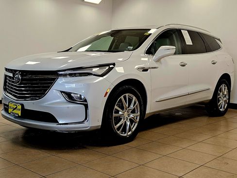 Used 2022 Buick Enclave Premium w/ Experience Buick Package image 2