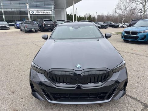 New 2026 BMW 550e xDrive image 2