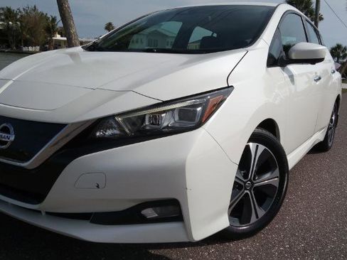 Used 2020 Nissan Leaf SV w/ SV Technology Package FWD image 13