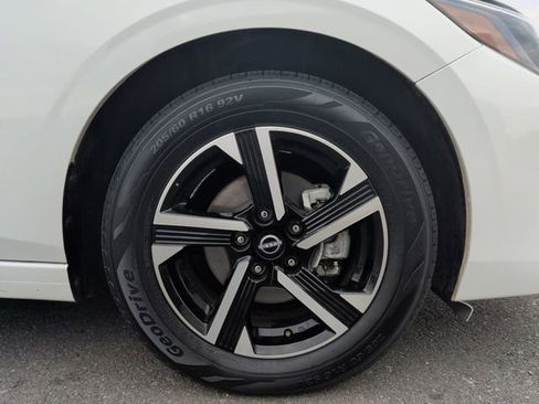 Used 2024 Nissan Sentra SV FWD image 27