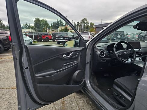 Used 2023 Hyundai Kona SEL FWD image 18