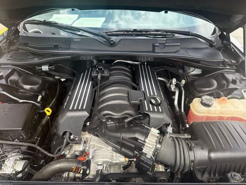 Used 2018 Dodge Challenger R/T Scat Pack w/ Leather Interior Group RWD image 22