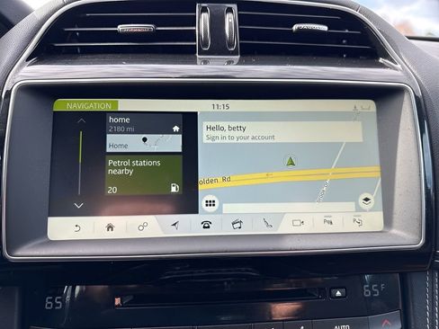 Used 2018 Jaguar F-PACE S image 22