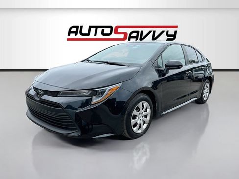 Used 2026 Toyota Corolla LE FWD image 3