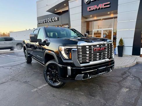 Used 2024 GMC Sierra 2500 Denali w/ Denali Reserve Package image 5