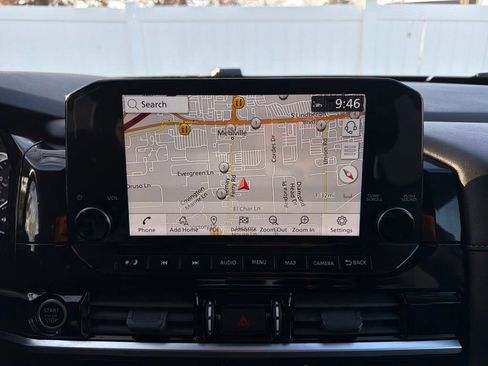 Used 2024 Nissan Pathfinder SL w/ Black Appearance Package image 28