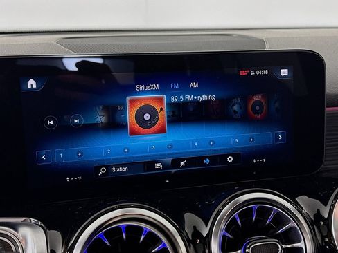 Used 2023 Mercedes-Benz GLB 250 4MATIC image 15