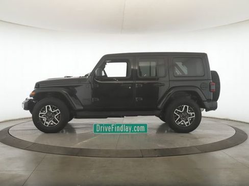 Used 2026 Jeep Wrangler Sahara image 9