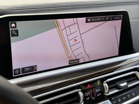 Used 2021 BMW X7 M50i w/ Cold Weather Package image 21