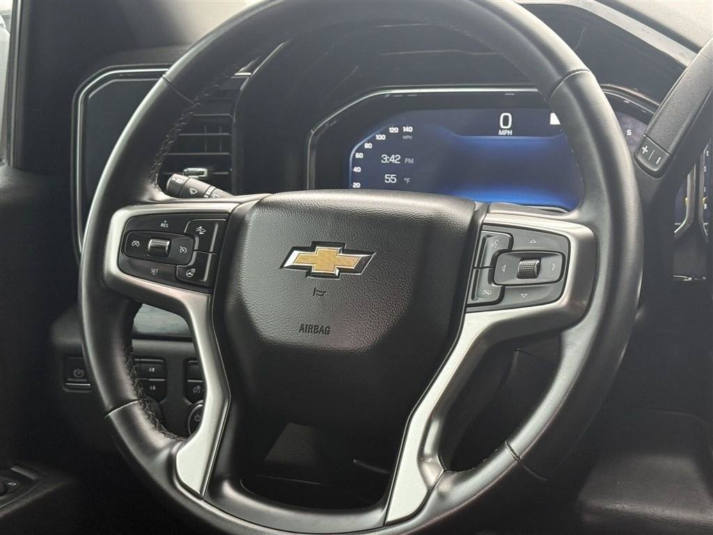 Used 2023 Chevrolet Silverado 1500 LT w/ Z71 Off-Road Package AWD/4WD image 30