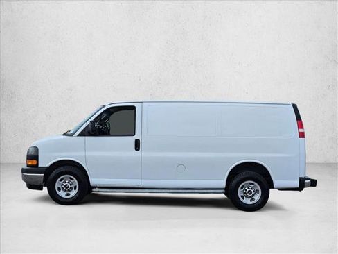 Used 2017 GMC Savana 2500 image 8