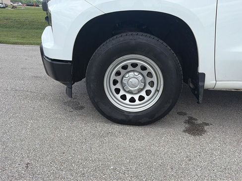 Used 2022 Chevrolet Silverado 1500 W/T RWD image 9