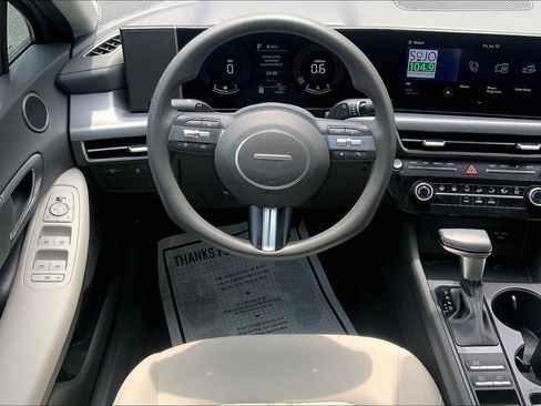 Used 2025 Hyundai Sonata SE FWD image 7