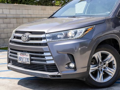 Used 2019 Toyota Highlander Limited AWD/4WD image 7
