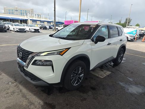 Used 2023 Nissan Rogue S image 1
