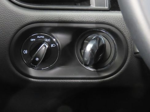 Certified 2026 Porsche Macan AWD/4WD image 23