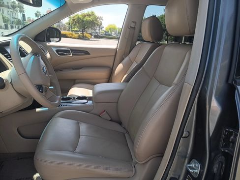 Used 2015 Nissan Pathfinder SL FWD image 12