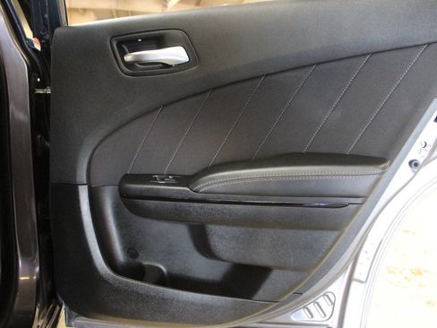 Used 2023 Dodge Charger SXT w/ Blacktop Package image 11