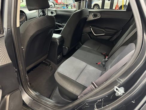 Used 2023 Kia Soul S FWD image 15