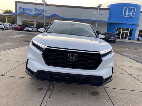 Used 2023 Honda CR-V LX image 3