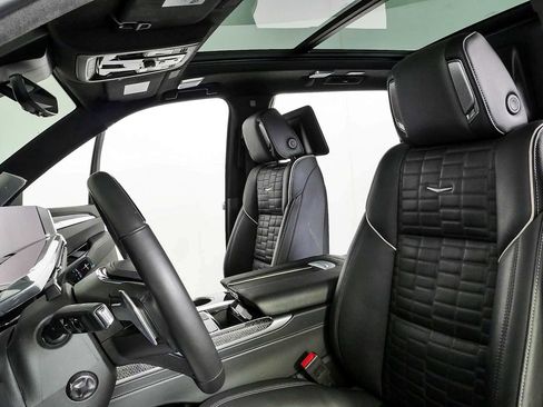 Certified 2025 Cadillac Escalade V AWD/4WD image 5