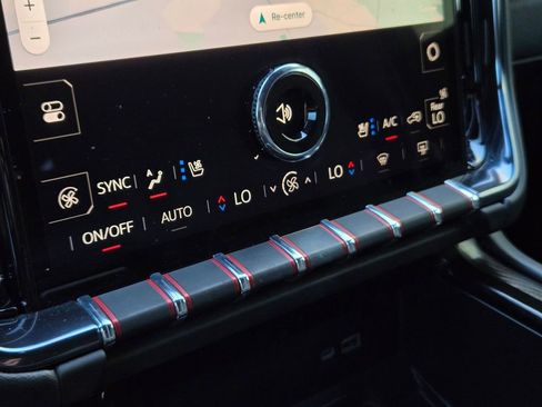 Used 2025 GMC Yukon XL AT4 w/ AT4 Premium Package image 19