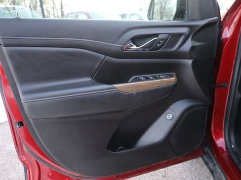 Certified 2023 GMC Acadia SLE w/ Driver Convenience Package image 24